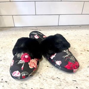 Victoria Secret Black Peony Floral & Fur Slippers